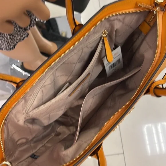 Michael Kors Avril Large Top Zip Satchel Shoulder Bag
Honeycomb - Picture 6 of 16